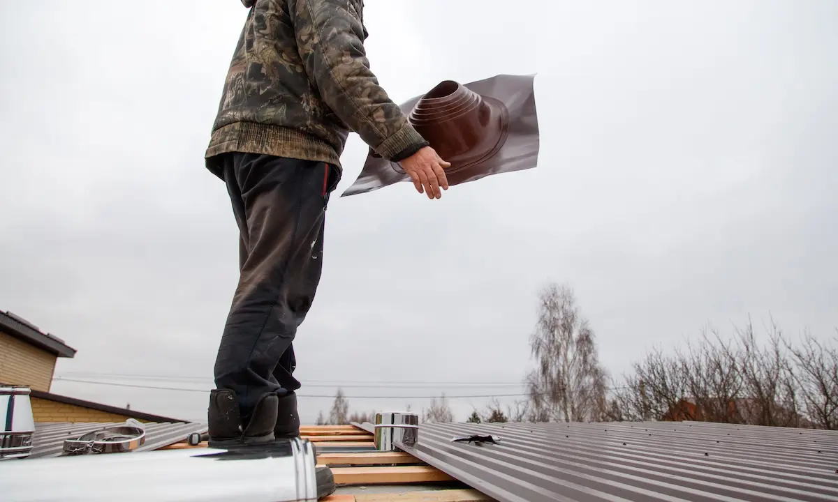 How to identify damaged roof flashing